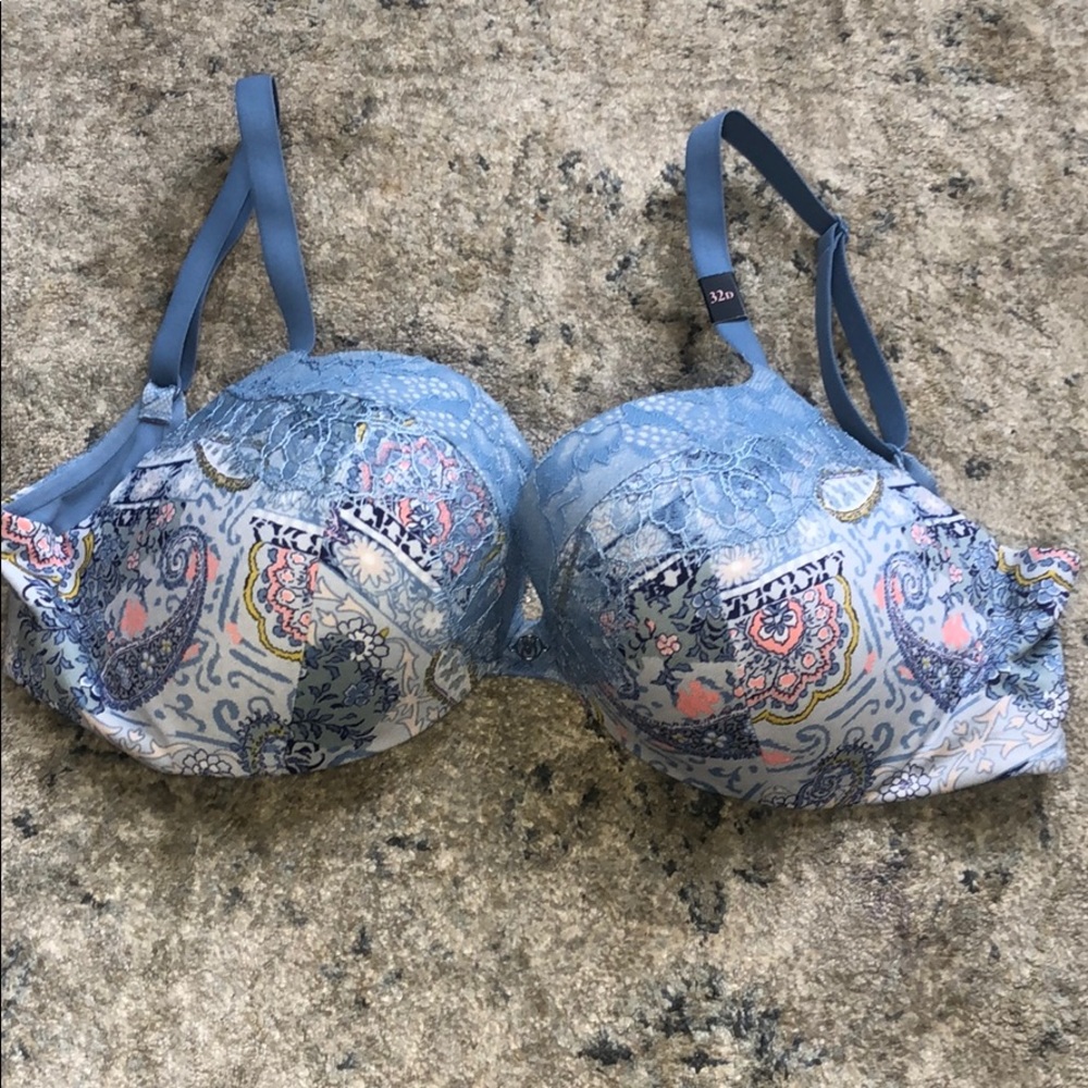 NWT VICTORIAS SECRET BRA